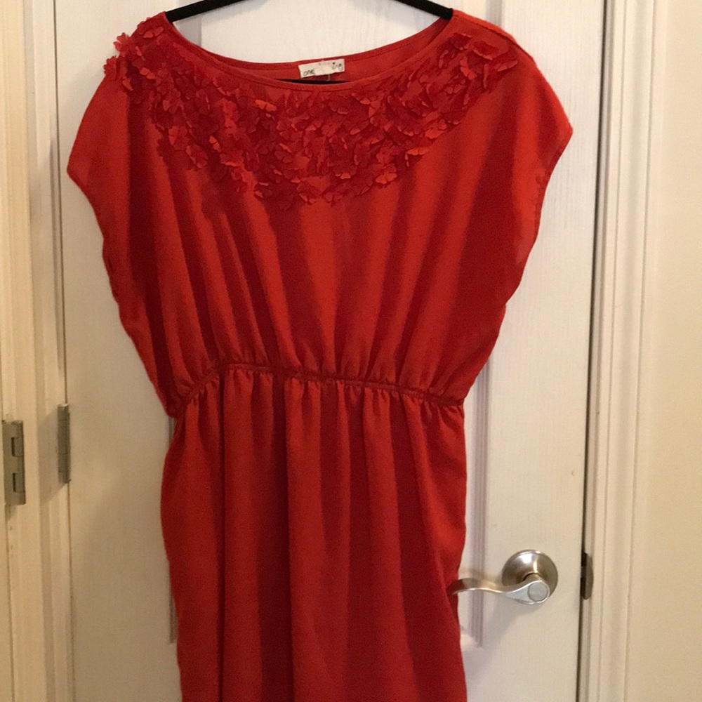 Casual dress with floral detail